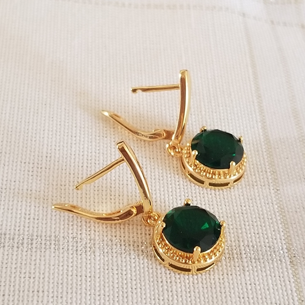 New 18K Gold Plated Round Cut Emerald Dangle Drop Hoop Earrings for Women - Picture 4 of 8
